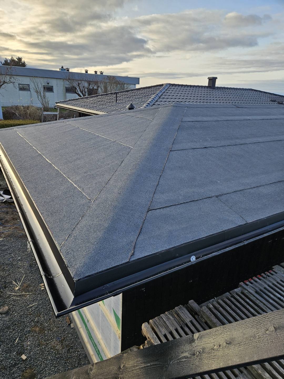 Nyläggning papptak Varberg